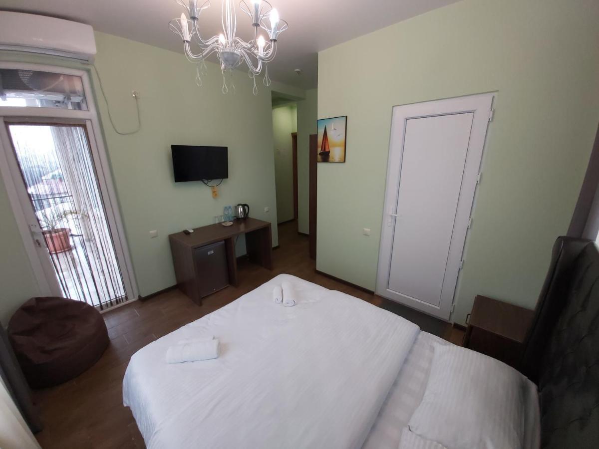Hotel Maria Batumi Luaran gambar