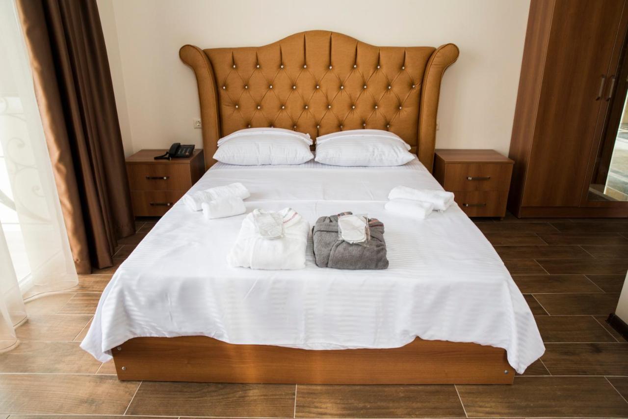 Hotel Maria Batumi Luaran gambar