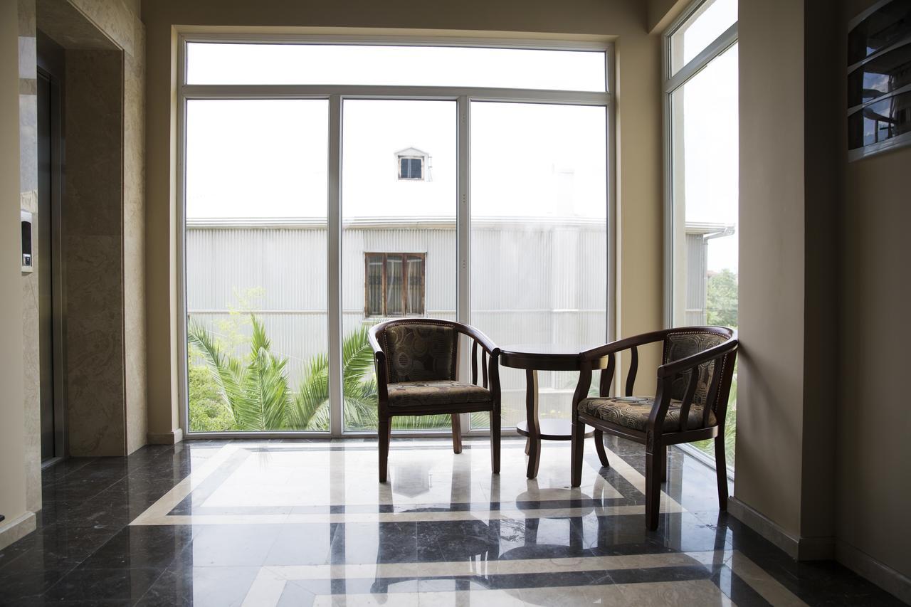 Hotel Maria Batumi Luaran gambar